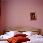 Viesnīca Rafael 3*