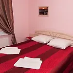 Rafael Viesnīca 3*